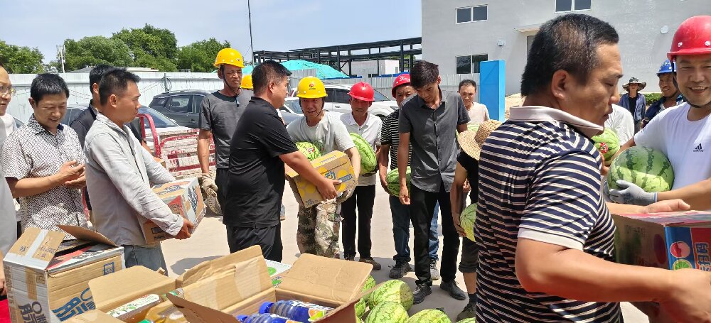 陜西彬長胡家河礦業公司深入陜煤建設渭南分公司第三項目部慰問一線員工