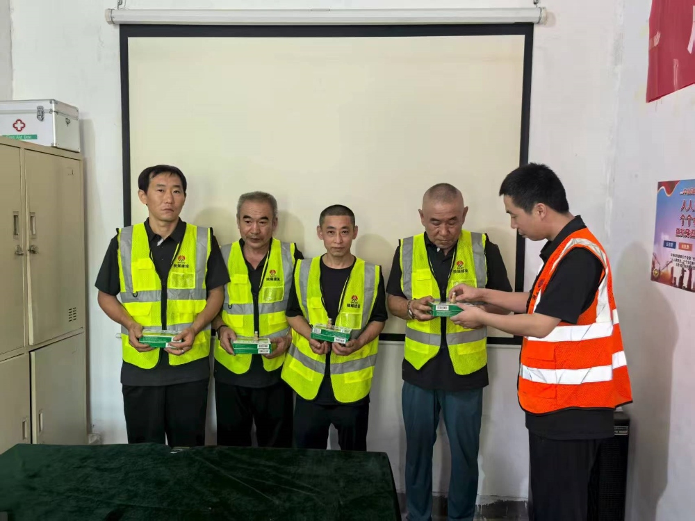 高溫送清涼 關懷筑防線