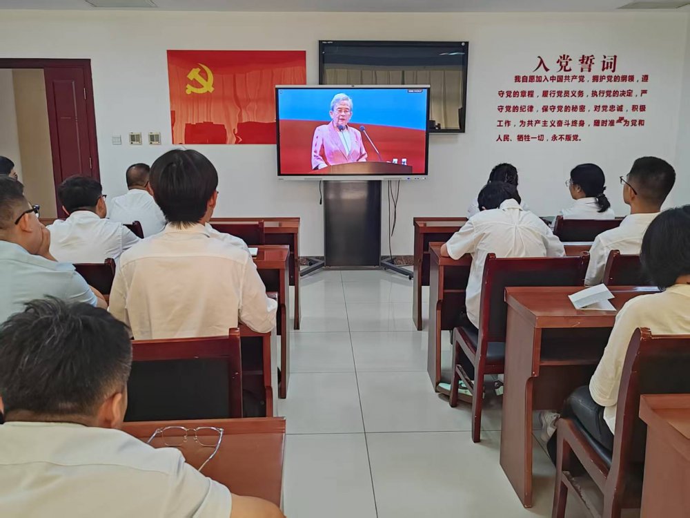 陜煤建設煤礦運營服務分公司：深學先進黨員事跡 凝聚高質量發展新動能