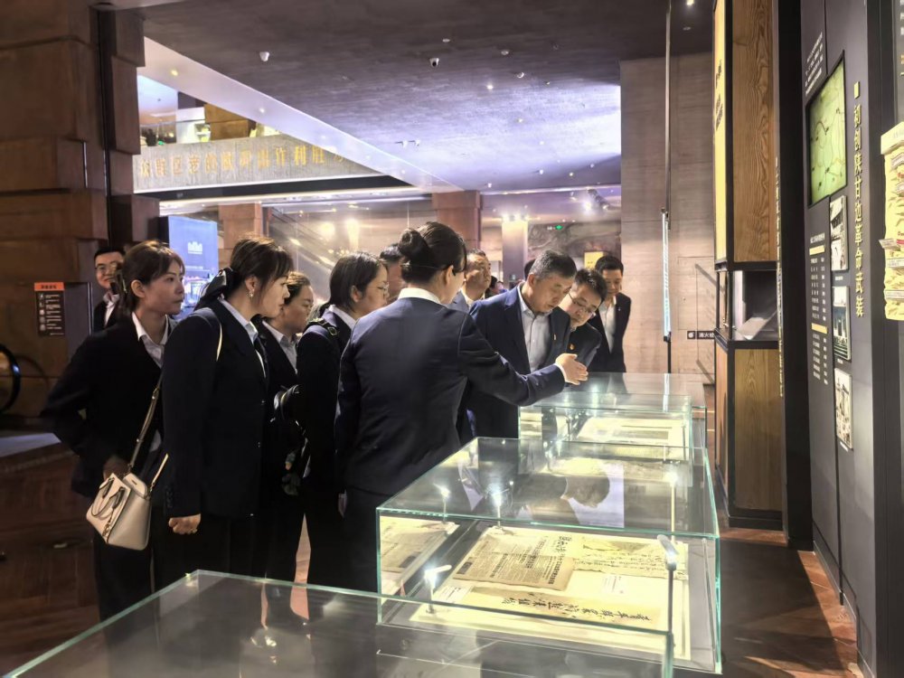 陜煤建設物資設備管理黨支部開展“緬懷革命英烈，傳承紅色基因”主題黨日活動