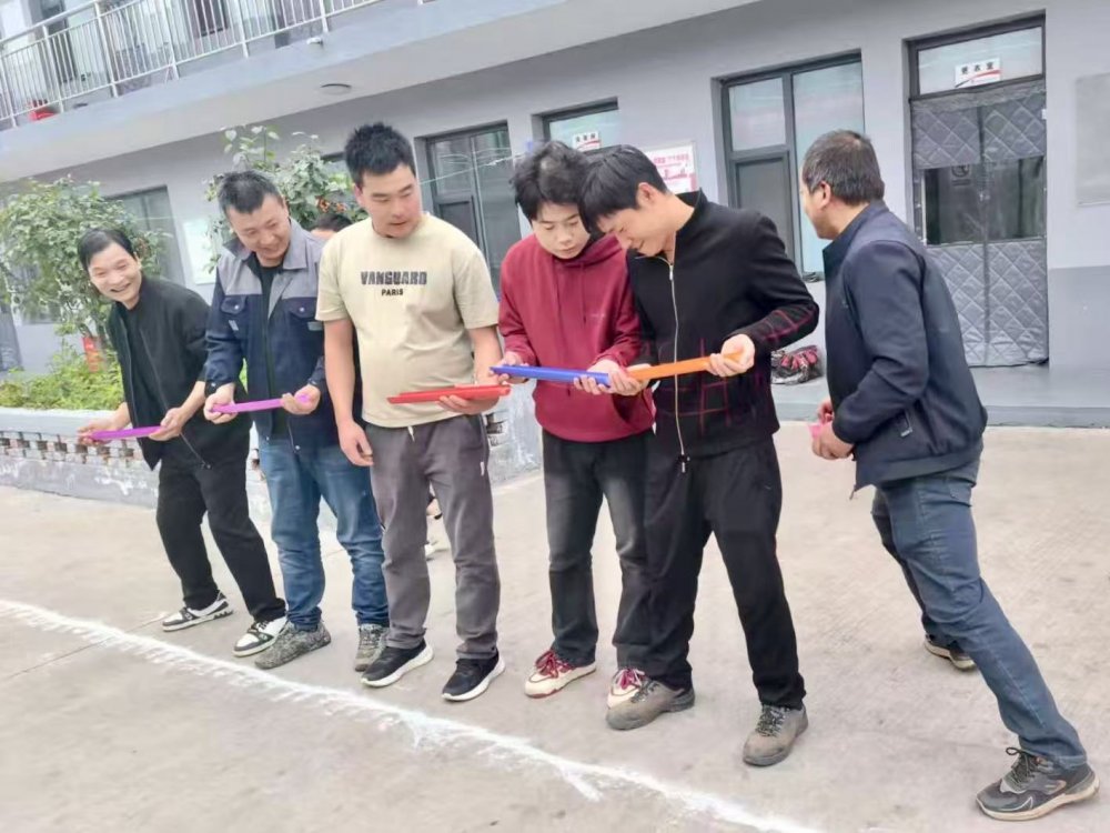 陜煤建設機電安裝公司神府項目部：雙節同慶聚合力 班組協作展風采