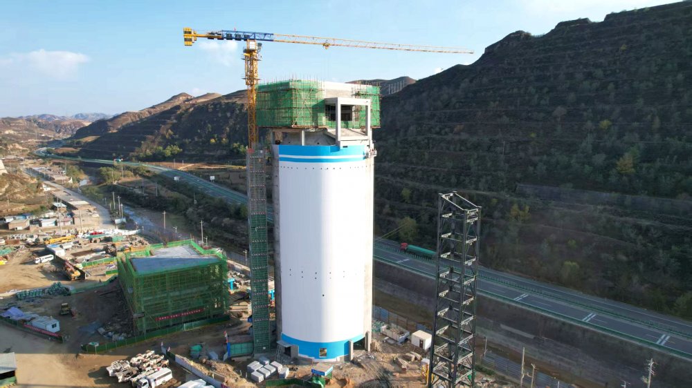 提前2天落位！橫山天云煤礦棧橋鋼支架架起“運輸樞紐”，12月投產(chǎn)再添保障