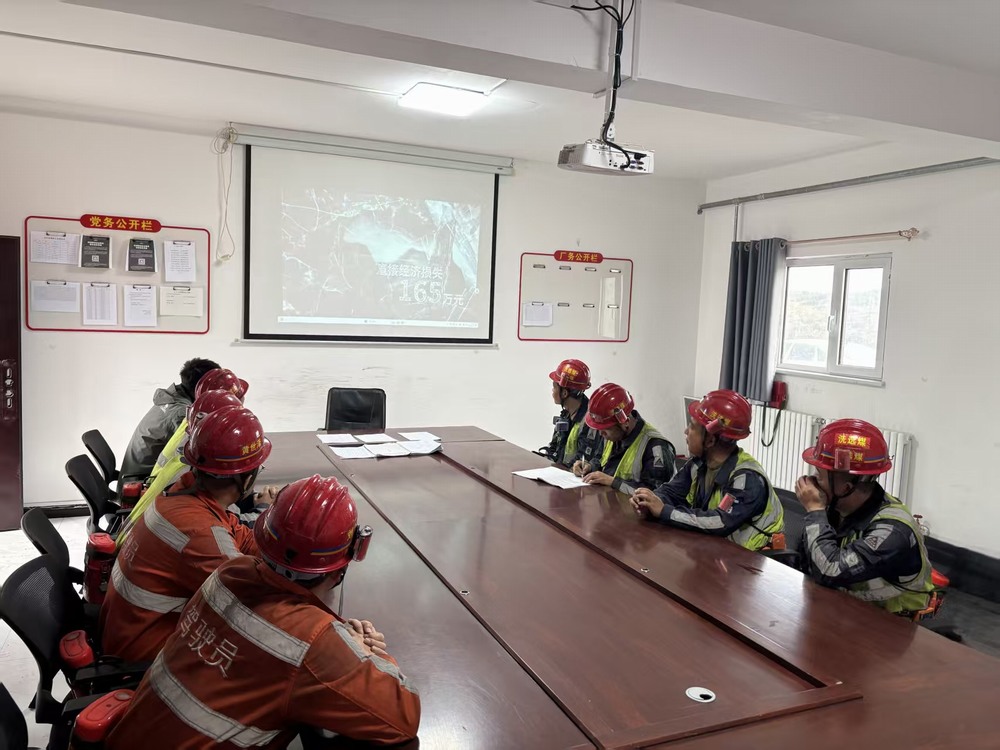 陜煤建設(shè)洗選煤運營公司第五項目部： 打出“組合拳” 把穩(wěn)“安全舵”