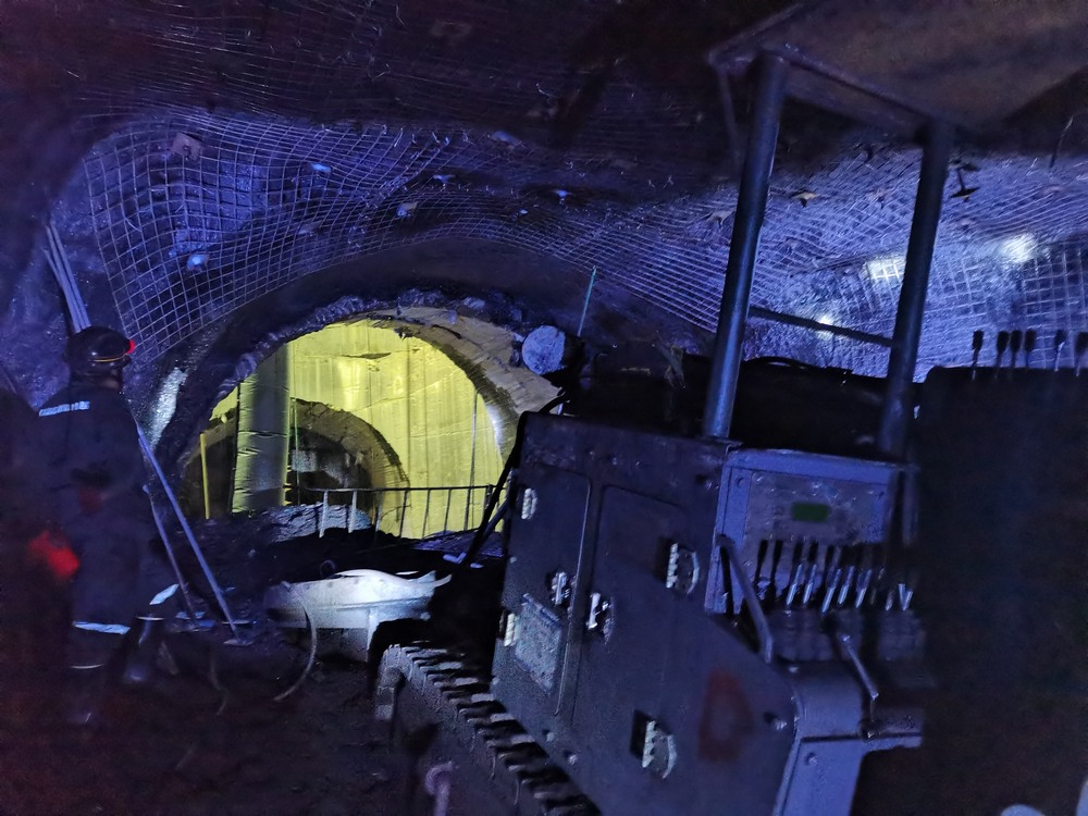  捷報！陜煤建設(shè)礦建二公司郭家灘項(xiàng)目部關(guān)鍵工程安全順利貫通