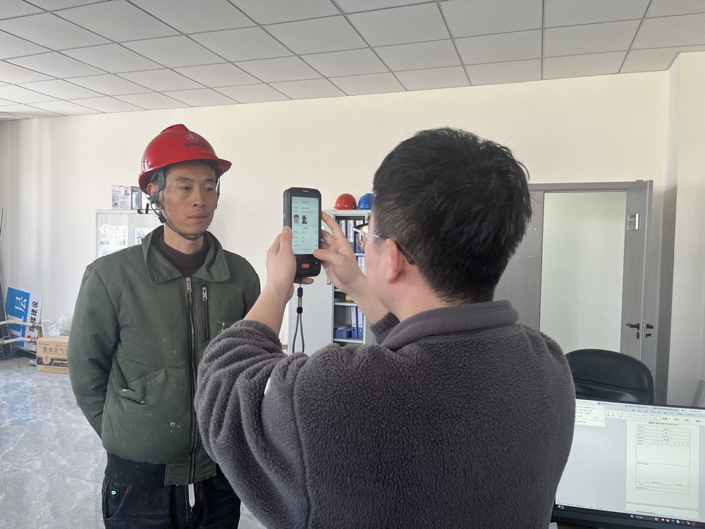 陜煤建設(shè)銅煤公司基層項目部：“冬日護(hù)薪”專項活動保障農(nóng)民工“安薪無憂”