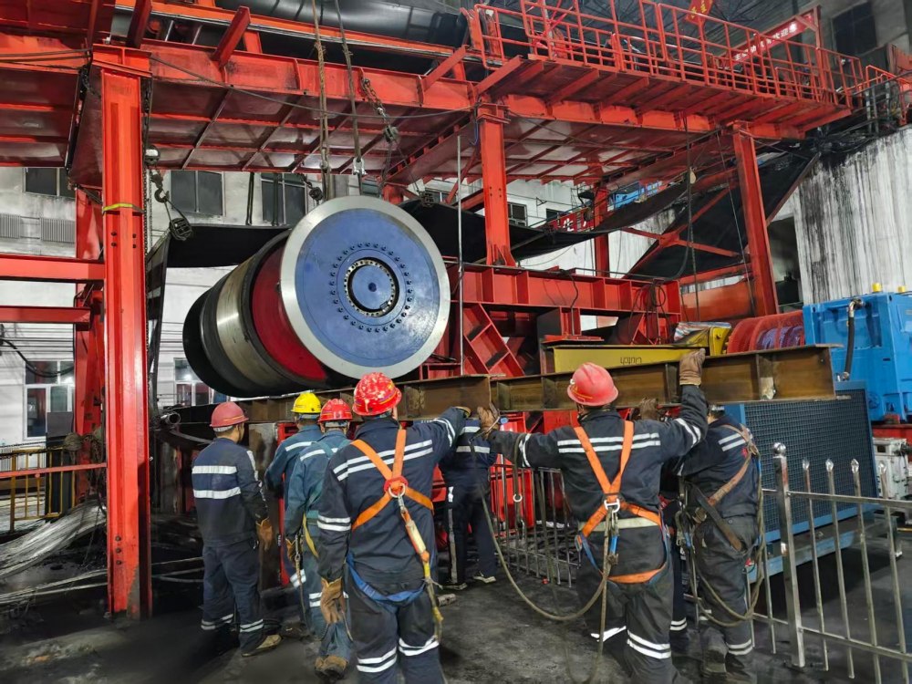 節日攻堅顯擔當 設備升級保運行