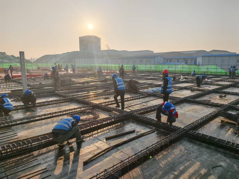奮戰十八晝夜，澆筑信陽新篇章