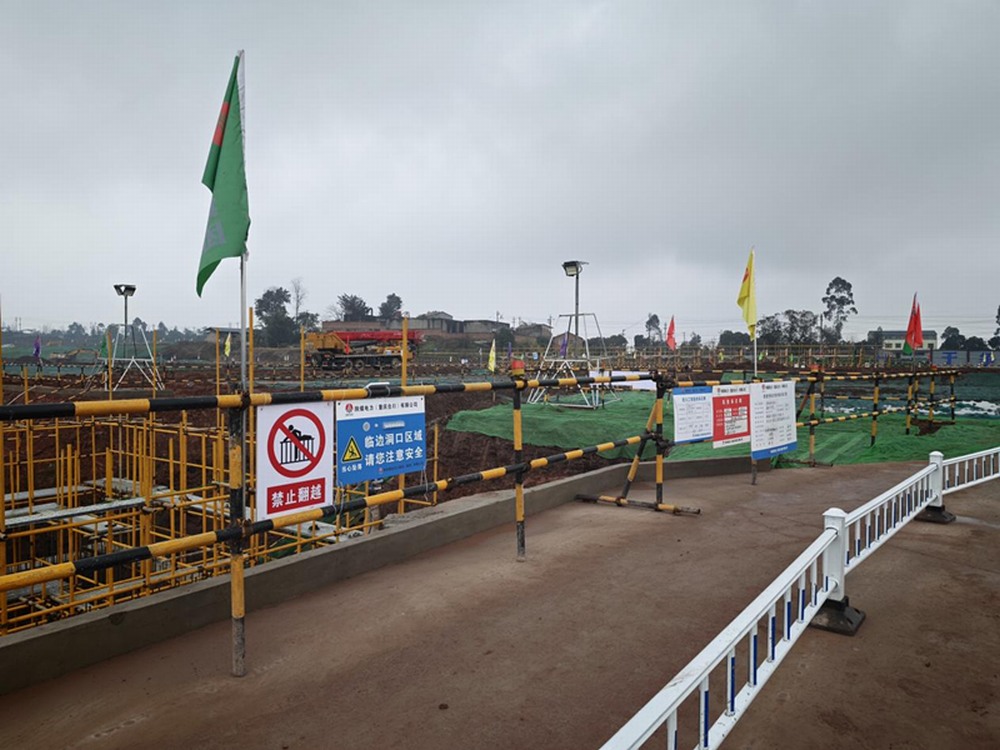 陜煤建設銅煤公司合川電廠項目部：標準化筑安全?一站式護薪資