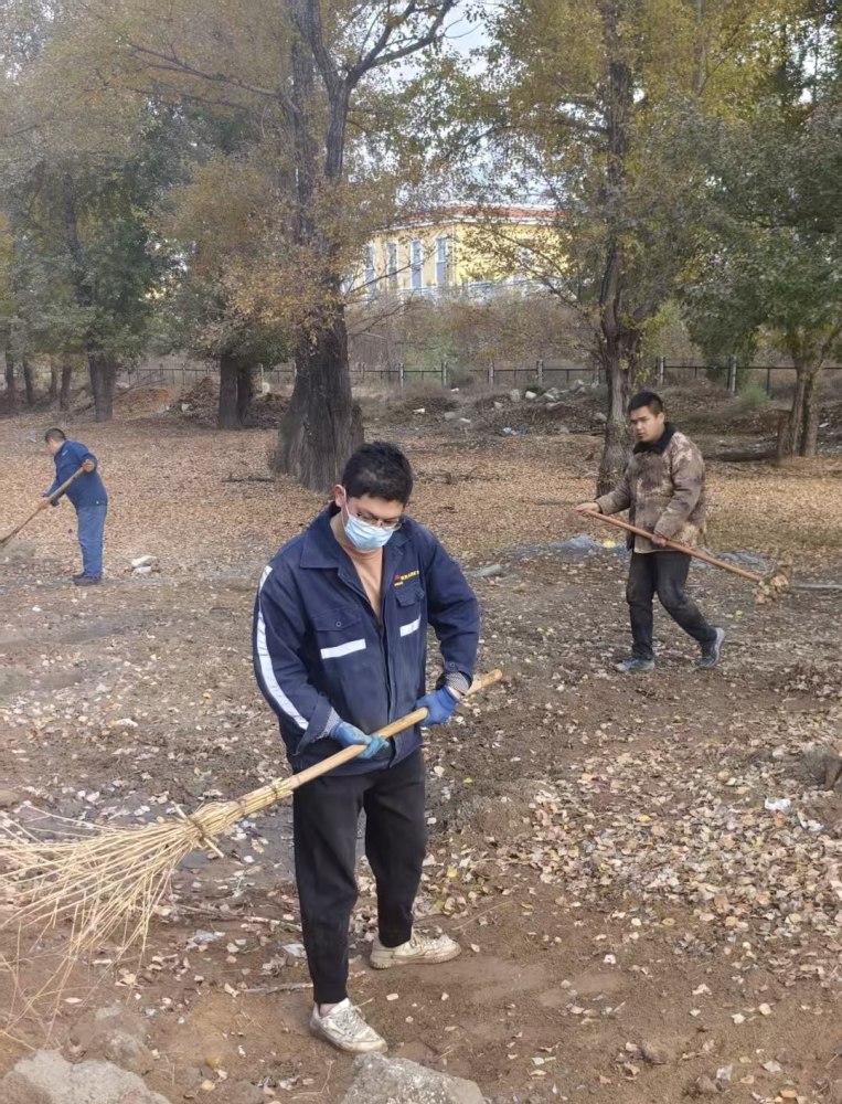 陜煤建設煤礦運營服務分公司：不負春光“植”新綠 且看廠區“綠”意濃